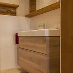 Pfister Apartament